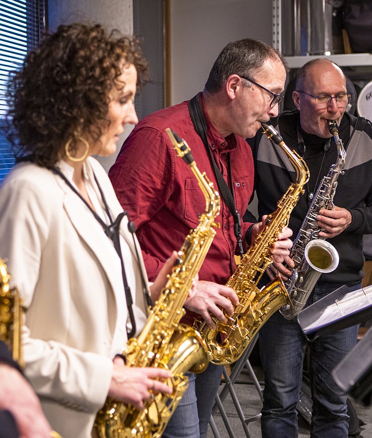 E-sax band